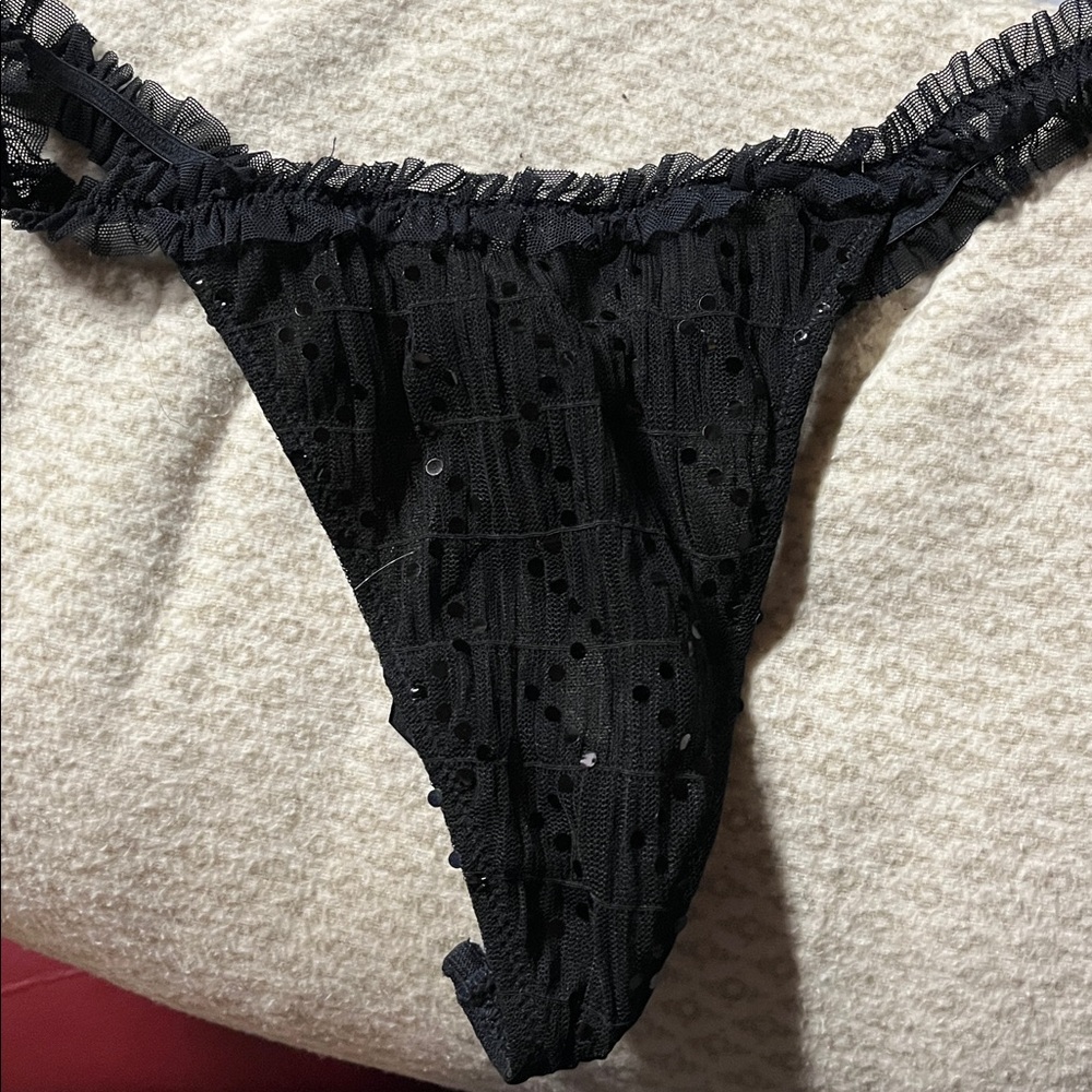 Victoria’s Secret 2010 M/L black Sexy Little Things thong T string bow panty EUC